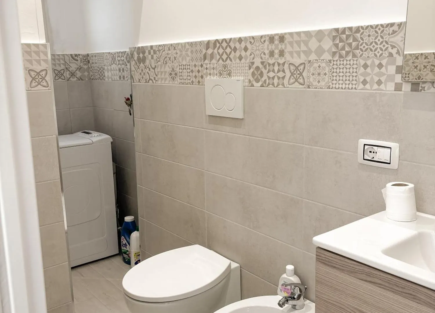 Appartamento Ammobiliato Zona Centrale Bari 0*,  Italy