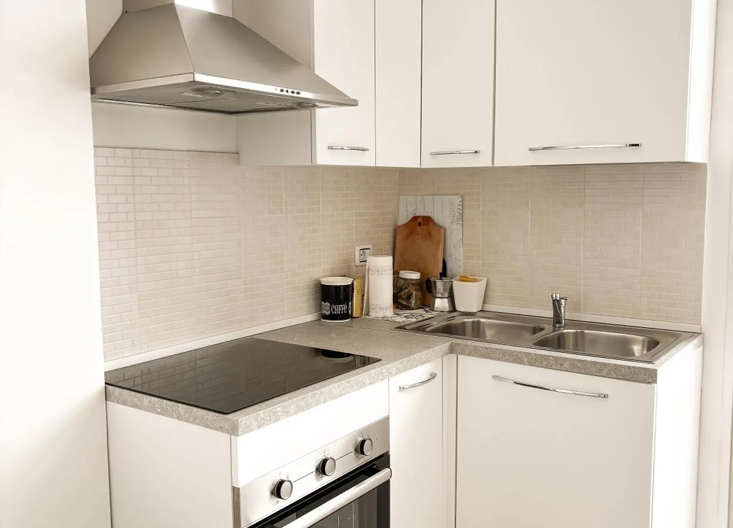 Appartamento Ammobiliato Zona Centrale Bari 0*,  Italy
